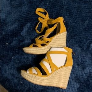 NWT torrid mustard yellow wedges